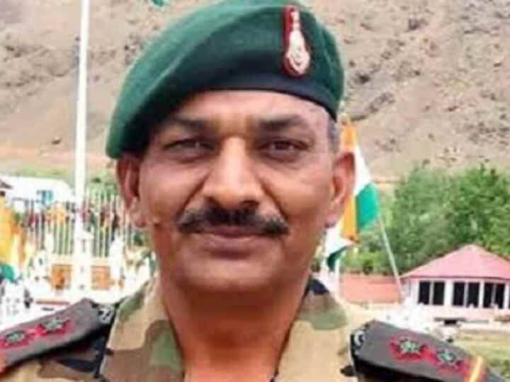 मेजर राजेश सिंह अधिकारी ने भी करगिल युद्ध में अहम भूमिका अदा की थी. 18 ग्रेनेडियर्स के जवान राजेश सिंह का जन्म उत्तराखंड के नैनीताल में 1970 में हुआ था. वह अपने मकसद को पूरा करने के लिए अपनी कंपनी का नेतृत्व कर रहे थे. मिशन के दौरान कई दुश्मनों को मौत के घाट उतारा था.