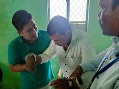 Watch: अजब है एमपी का यह पटवारी, रिश्वत के पैसे वापस न देने पड़ें इसलिए निगल गया 500 के कई नोट!