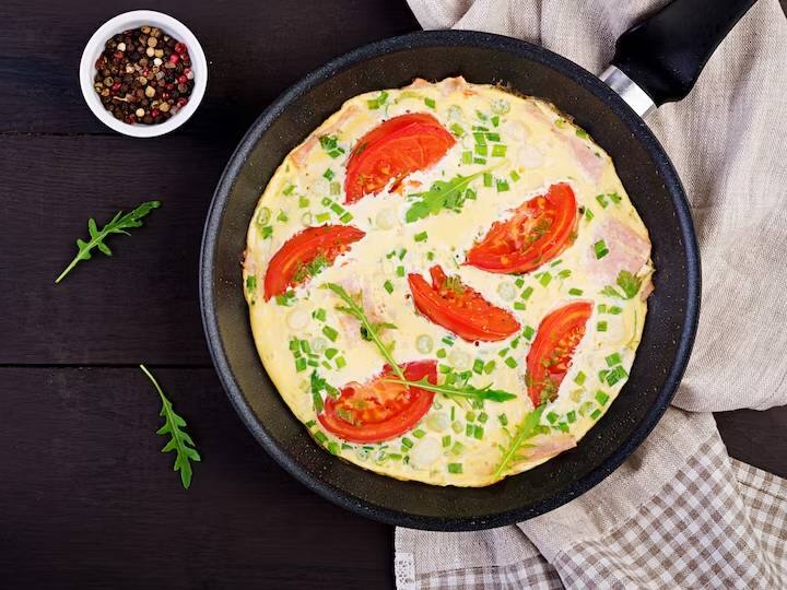 इसमें डाले केयेन काली मिर्च, समुद्री नमक, जीरा पाउडर के साथ -साथ ढेर सारे मसाले.