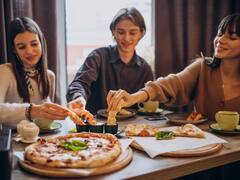 जानिए क्यों किसी का 'जूठा खाना' नहीं खाना चाहिए?