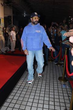 सालों बाद एक दूसरे के सामने आए अभिषेक बच्चन और करिश्मा कपूर, इवेंट की इनसाइड तस्वीरें वायरल