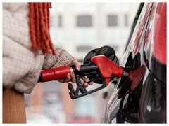 कई लोग 100 की जगह 110 का पेट्रोल लेते हैं... क्या सही में इससे ज्यादा पेट्रोल आता है?