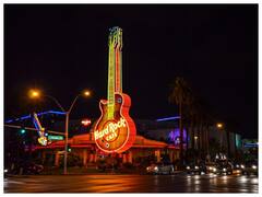 लास वेगास की नाइटलाइफ के बारे में काफी सुना होगा... देखिए रात में कैसा माहौल होता है?