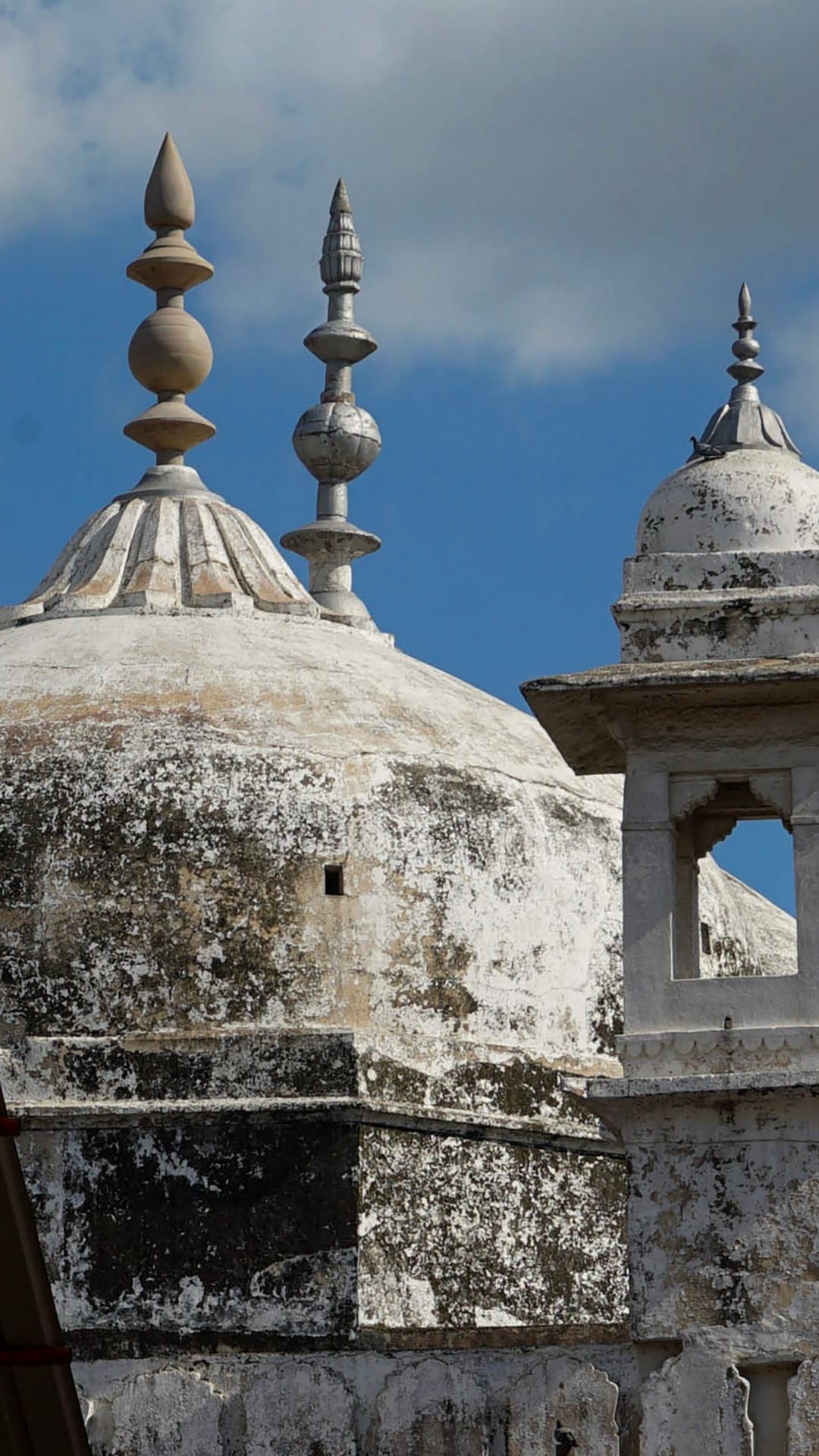 ज्ञानवापी दो शब्दों ज्ञान और वापी से