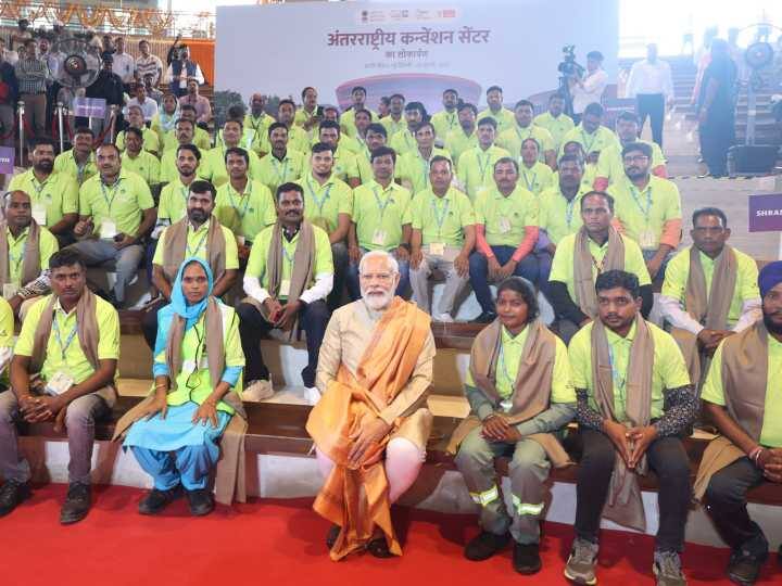 प्रधानमंत्री मोदी बुधवार शाम इसका उद्घाटन करेंगे. सितंबर में जी20 नेताओं की बैठक का आयोजन किया जाएगा. वह भारत की अध्यक्षता में हो रही जी-20 बैठकों पर एक स्मारक सिक्का और डाक टिकट जारी करेंगे. इसके बाद प्रधानमंत्री का संबोधन भी होगा. आईटीपीओ परिसर को प्रगति मैदान परिसर के नाम से भी जाना जाता है.