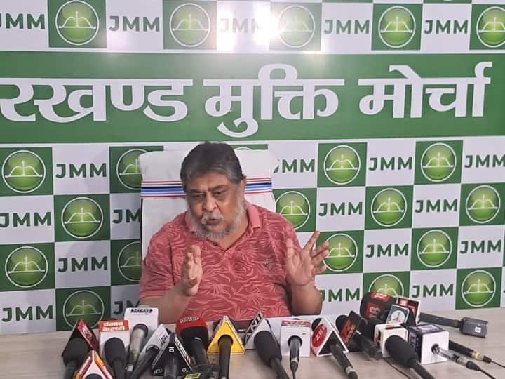 Jharkhand Politics: बांग्लादेशी घुसपैठ पर राज्यपाल और JMM आमने-सामने, सुप्रियो भट्टाचार्य बोले- 'BJP के लिए एजेंडा तैयार कर रहे ताकि...' Jharkhand Bangladeshi infiltration JMM said Governor preparing agenda So BJP can make it issue in monsoon session ANN Jharkhand Politics: बांग्लादेशी घुसपैठ पर राज्यपाल और JMM आमने-सामने, सुप्रियो भट्टाचार्य बोले- 'BJP के लिए एजेंडा तैयार कर रहे ताकि...'