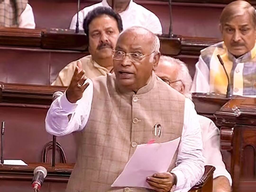 Manipur Issue 'My mic was switched off', Mallikarjun Kharge said in Rajya Sabha amid uproar నేను మాట్లాడుతుండగానే మైక్ ఆఫ్ చేశారు, ఆత్మగౌరవాన్నే దెబ్బతీస్తారా - ఖర్గే తీవ్ర అసహనం