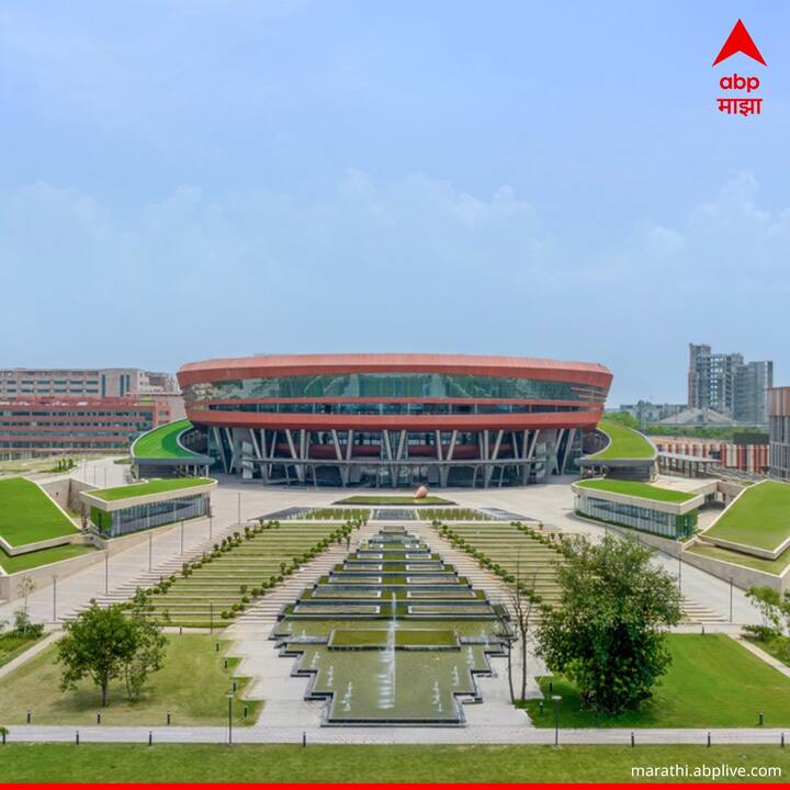 हवन आणि पूजेनंतर पंतप्रधान नरेंद्र मोदी यांनी संकुल तयार करण्यात गुंतलेल्या मजुरांची भेट घेऊन त्यांचा सत्कार केला. यावेळी पंतप्रधानांनी कामगारांशी संवादही साधला.