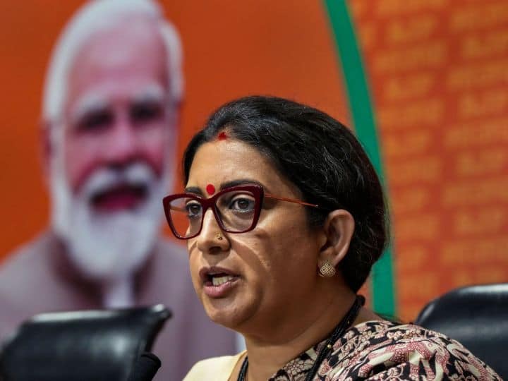 Smriti Irani Corners Congress On Plight Of Kashmir Pandits, Anti-Sikh Riots During No-Trust Debate ABP Live English News 'Listen To The Tale Of...': Smriti Irani Corners Congress On Plight Of Kashmiri Pandits, Anti-Sikh Riots During No-Trust Debate