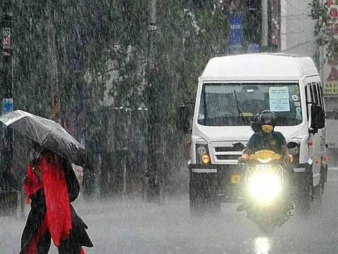 TN Rain Alert: மதியம் 1 மணிவரை 11 மாவட்டங்களில் மழை.. எந்தெந்த மாவட்டங்களில்? அடுத்த 3 மணிநேரத்திற்கான மழை நிலவரம் இதோ..