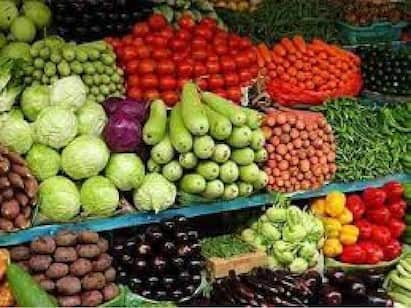 vegetables price list 26 th  July 2023 chennai koyambedu market Vegetable Price List: மீண்டும் உயரும் தக்காளி, இஞ்சி, பூண்டு விலை.. இந்த பட்டியலைப் பாத்துட்டு கடைக்கு போங்க..