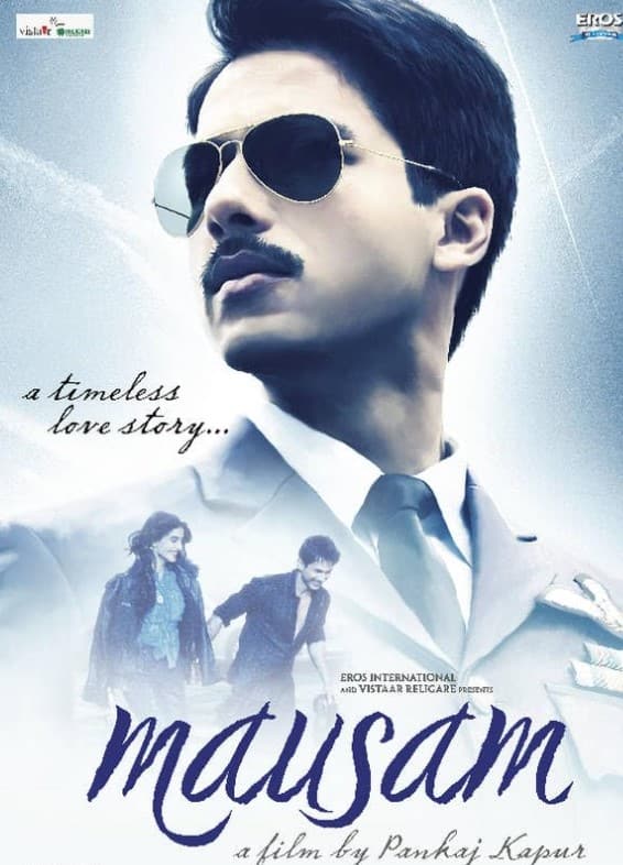 शाहिद कपूर स्टारर फिल्म ‘मौसम’ भी कारगिल वॉर पर बेस्ड है. इस फिल्म में शाहिद कपूर ने इंडियन एयर फोर्स के लड़ाकू पायलट का रोल प्ले किया था. फिल्म में सोनम कपूर और अनुपम खेर ने भी अहम रोल प्ले किया था. मौसम को शाहिद कपूर के पिता पंकज कपूर ने डायरेक्ट किया था.