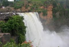 Belgaon Waterfall: मुसळधार पावसामुळे गोकाक धबधबा प्रवाहित; पर्यटकांसाठी ठरतोय आकर्षण, पाहा फोटो...