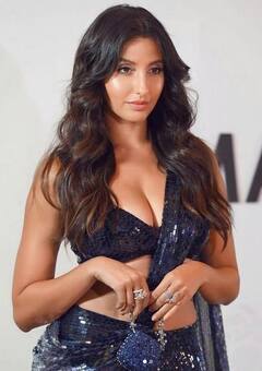 Nora Fatehi: ਸ਼ੀਮਰੀ ਸਾੜ੍ਹੀ 'ਚ ਨੋਰਾ ਫਤੇਹੀ ਨੇ ਦਿਖਾਈ ਆਪਣੀ ਕਮਰ, ਖੂਬਸੂਰਤੀ 'ਤੇ ਪ੍ਰਸ਼ੰਸਕ ਕਰ ਰਹੇ ਬੇਅੰਤ ਪਿਆਰ ਦੀ ਬਰਸਾਤ