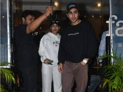 Malaika Arora Son: मुंबई की बारिश में बेटे अरहान के साथ चिल करने निकलीं मलाइका अरोड़ा, कैफे बाहर हुए स्पॉट...देखिए तस्वीरें