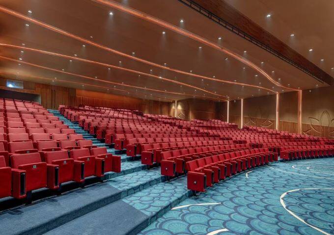 ਇਸ ਪ੍ਰੋਜੈਕਟ ਨੂੰ ਲਗਭਗ 2,700 ਕਰੋੜ ਰੁਪਏ ਦੀ ਲਾਗਤ ਨਾਲ ਤਿਆਰ ਕੀਤਾ ਗਿਆ ਹੈ। ਕਰੀਬ 123 ਏਕੜ ਰਕਬੇ ਵਿੱਚ ਬਣੇ ਇਸ ਕੰਪਲੈਕਸ ਨੂੰ ਦੇਸ਼ ਦੇ ਸਭ ਤੋਂ ਵੱਡੇ ਮੀਟਿੰਗ, ਸੰਮੇਲਨ ਤੇ ਪ੍ਰਦਰਸ਼ਨੀ ਕੇਂਦਰ ਵਜੋਂ ਬਣਾਇਆ ਗਿਆ ਹੈ।