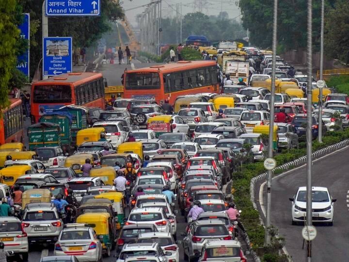 Delhi ranked among worst traffic city in world this is reason behind jam  Worst Traffic City: दुनिया में सबसे खराब ट्रैफिक सिटी में शुमार हुई दिल्ली, जानें राजधानी में जाम के पीछे की वजह क्या है? 