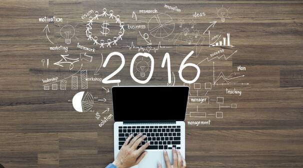 ज्यावेळी तुम्हाला मोठ्या प्रमाणात लाईक्स आणि व्हि्युज मिळतील, तेव्हा व्हिडीओवर जाहिराती येऊ लागतील आणि पेैसे मिळायला सुरूवात होईल. जितके जास्त लोक तुमचा व्हिडीओ पाहतात तितकी कमाई जास्त असते. YouTube व्हिडीओमधून कमावलेले पैसे Google Adsense खात्यात येतात, जे बँक खात्यात ट्रान्सफर केले जाऊ शकतात.