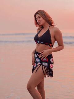 ਅੰਜਲੀ ਅਰੋੜਾ ਨੇ ਬੀਚ 'ਤੇ ਬਿਕਨੀ ਪਹਿਨ ਕੇ ਮਚਾਇਆ ਤਹਿਲਕਾ , ਬੋਲਡਨੈੱਸ ਦੇਖ ਫੈਨਜ਼ ਹੋਏ ਮਦਹੋਸ਼ !