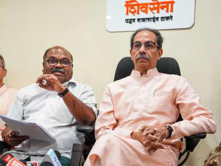 Uddhav Thackeray Faction Anil Parab Demand Rahul Narwekar Disqualify 16 MLAs including CM Eknath Shinde Maharashtra Politics: CM शिंदे समेत ये 16 विधायक हो जाएंगे अयोग्य? उद्धव ठाकरे गुट ने राहुल नार्वेकर से की ये बड़ी मांग