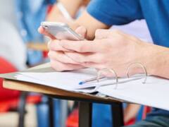 స్కూళ్లలో మొబైల్స్‌ని బ్యాన్ చేయండి, టెక్నాలజీతో తస్మాత్ జాగ్రత్త - యునెస్కో రిపోర్ట్‌