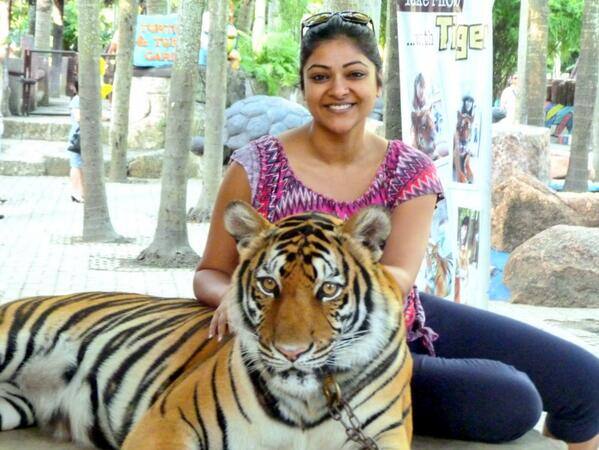 அதைதொடர்ந்து, தமிழில் மிடில் கிளாஸ் மாதவன், தோஸ்த், சமுத்திரம், சார்லி சாப்ளின், கார்மேகம், சமஸ்தானம் ஆகிய பல படங்களில் நடித்தார்.