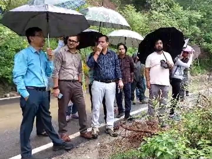 Haridwar Mansa Devi mountain Heavy rain due to Wand slide and Darke mountain geologists start investigation ann Hardwar: भारी बारिश के बाद खतरे की जद में आई मनसा देवी पहाड़ी, भू-वैज्ञानिकों की टीम पहुंची हरिद्वार