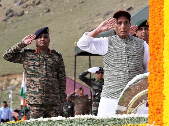 त्या युद्धाच्या विजयाच्या स्मरणार्थ कारगिल विजय दिवस दरवर्षी कारगिलच्या द्रास येथील युद्ध स्मारकात साजरा केला जातो.