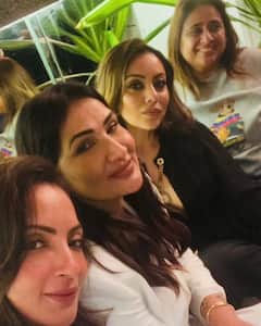 RRKPK Screening: Karisma Kapoor Poses With Ranveer And Ranbir, Gauri Khan And Bollywood Wives Party At Manish Malhotra's House