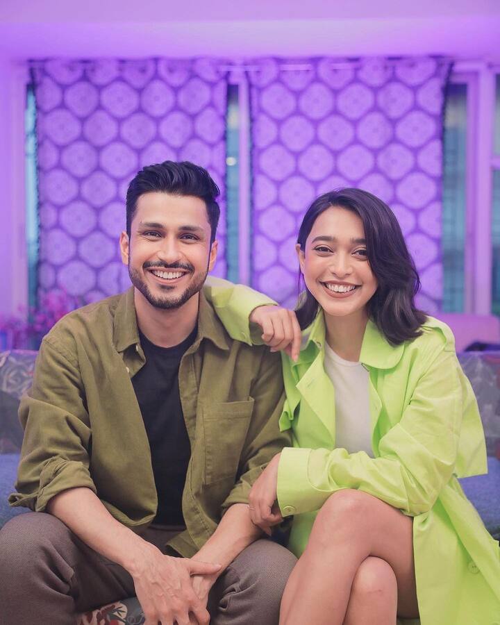 They were all in smiles as they posed for the pictures. (Image Source: Instagram/ Sayani Gupta)