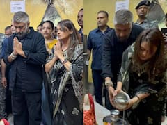 The Kashmir Files Unreported की रिलीज से पहले पत्नी के साथ शंकराचार्य मंदिर पहुंचे विवेक अग्निहोत्री, तस्वीरें शेयर कर लिखी ये बात