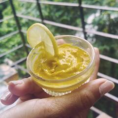 नेचुरल निखार पाने के लिए घर में ही बनाएं उबटन...चांद जैसा खिल उठेगा चेहरा