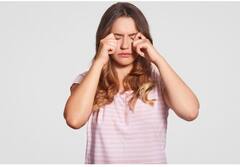 मानसून में आंखों को इंफेक्शन से है बचाना तो ये 7 टिप्स आएंगे आपके काम