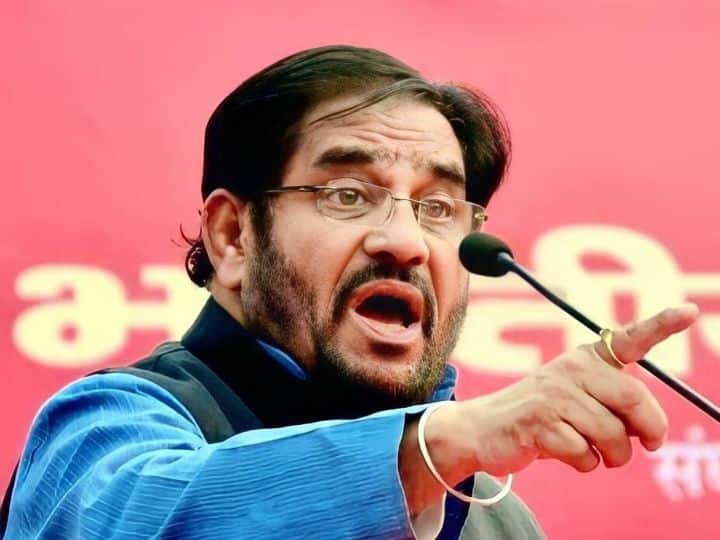 'संविधान में UCC पर सिर्फ डेढ़ लाइन लिखी गई, मोदी सरकार...', समान नागरिक संहिता पर क्या कुछ बोले CPI नेता अतुल अंजान? Uniform Civil Code CPI Leader Atul Anjaan Slams PM Modi Law Commission Government Over UCC 'संविधान में UCC पर सिर्फ डेढ़ लाइन लिखी गई, मोदी सरकार...', समान नागरिक संहिता पर क्या कुछ बोले CPI नेता अतुल अंजान?