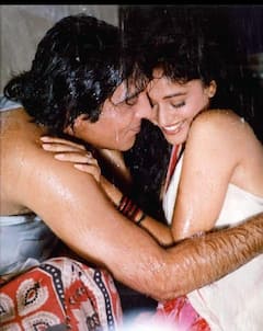 जब विनोद खन्ना के साथ इंटीमेट होने पर माधुरी को मिले थे 1 करोड़ रुपए, सीन को लेकर खूब मचा था इंडस्ट्री में बवाल