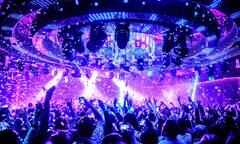 US: लास वेगासच्या नाईट लाईफबद्दल तुम्ही बरंच ऐकलं असेल! तेथील रात्रीचं नेमकं वातावरण पाहा