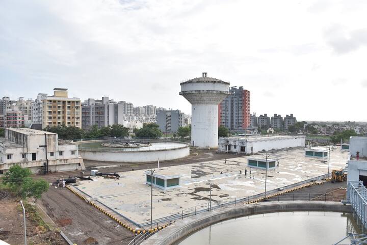 રૈયાધાર ખાતે 29.73 કરોડના ખર્ચે વોટર ટ્રીટમેન્ટ પ્લાન્ટનું નિર્માણ કરવામાં આવ્યુ છે. પ્રતિદિન 50 મિલિયન લીટર ટ્રીટમેન્ટ અને 30 લાખ લીટરની એલિવેટેડ સ્ટોરેજ ક્ષમતા ધરાવે છે. વોર્ડ નં- 1,8,9,10 અને 13ની અંદાજે 2.40 લાખ વસ્તીને લાભ મળશે. કોઠારિયામાં 15એમ.એલ.ડી. ક્ષમતાનો સુએજ ટ્રીટમેન્ટ પ્લાન્ટનું લોકાર્પણ કરાશે. 24.72 કરોડના ખર્ચે નિર્મિત આ પ્લાન્ટથી 2 લાખ જેટલા રહેવાસીઓની લાભ મળશે.