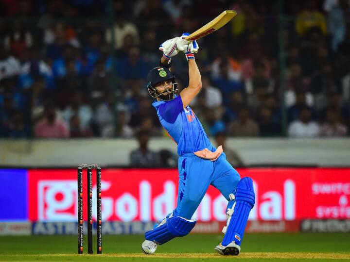 IND vs WI Virat Kohli is 102 runs away from completing 13000 ODI runs and can break Sachin Tendulkar IND vs WI: विराट कोहली के निशाने पर होगा सचिन तेंदुलकर का ये वर्ल्ड रिकॉर्ड, सिर्फ 102 रनों की है दरकार 
