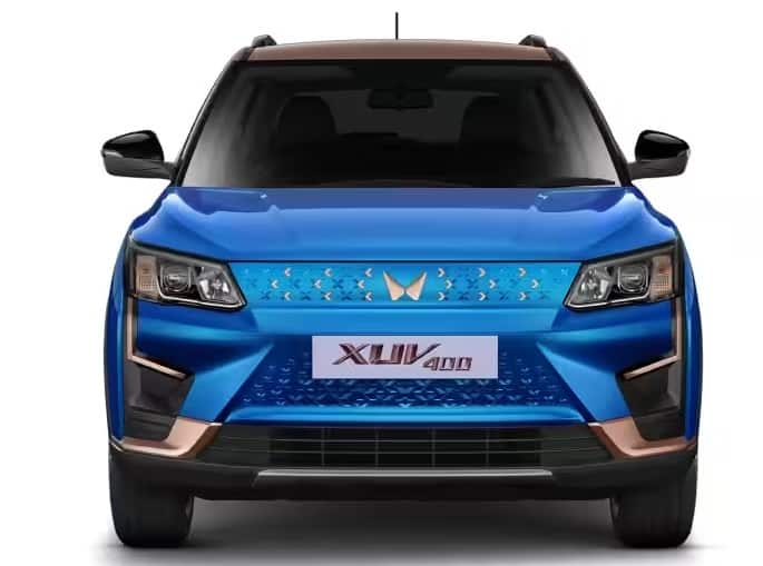 આગામી કાર મહિન્દ્રા XUV400 ઇલેક્ટ્રિક છે, જેમાં 39.4kWh બેટરી પેક છે. જેની રેન્જ 456 કિમી સુધીની છે. આ કારની એક્સ-શોરૂમ કિંમત 15.98 લાખ રૂપિયા છે.