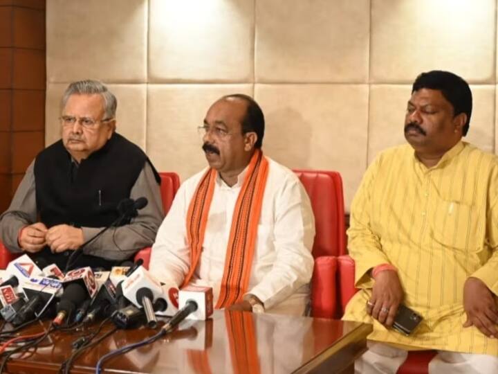 Sukma Hostel Rape Case BJP Raman Singh Targets Bhupesh Baghel Congress Government on Women Safety ann Sukma Rape Case: छत्तीसगढ़ में 6 साल की बच्ची से रेप पर राजनीति, पूर्व सीएम बोले- 'कांग्रेस सरकार में बेटियां सुरक्षित नहीं'