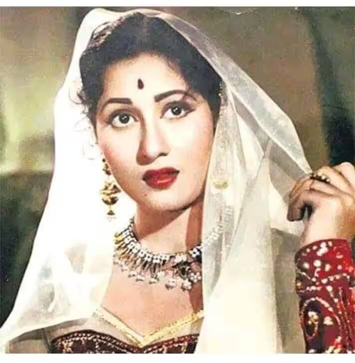 या अभिनेत्यांपैकी एक नाव ज्येष्ठ अभिनेते दिलीप कुमार यांचेही होते. त्यांनी एकेकाळी अभिनेत्री मधुबालावर खूप प्रेम केलं. आजही त्यांच्या प्रेमाच्या चर्चा बॉलिवूडमध्ये ऐकायला मिळतात.