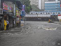 आज राज्यात कुठं रेड तर कुठं ऑरेंज अलर्ट, मुंबईसह काही भागात शाळांना सुट्टी; वाचा हवामान विभागाचा अंदाज  