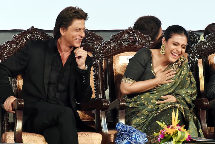 কর্মক্ষেত্রে বিশেষ অবদানের জন্য় তিনি স্কুল থেকে সর্বোচ্চ সম্মানে পুরস্কৃত হন।