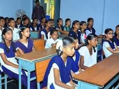 सीएम राइज स्कूल में नहीं बोल सकते गायत्री मंत्र!, स्कूल के प्रिंसपल ने बच्चों को रोका, वीडिया हुआ वायरल