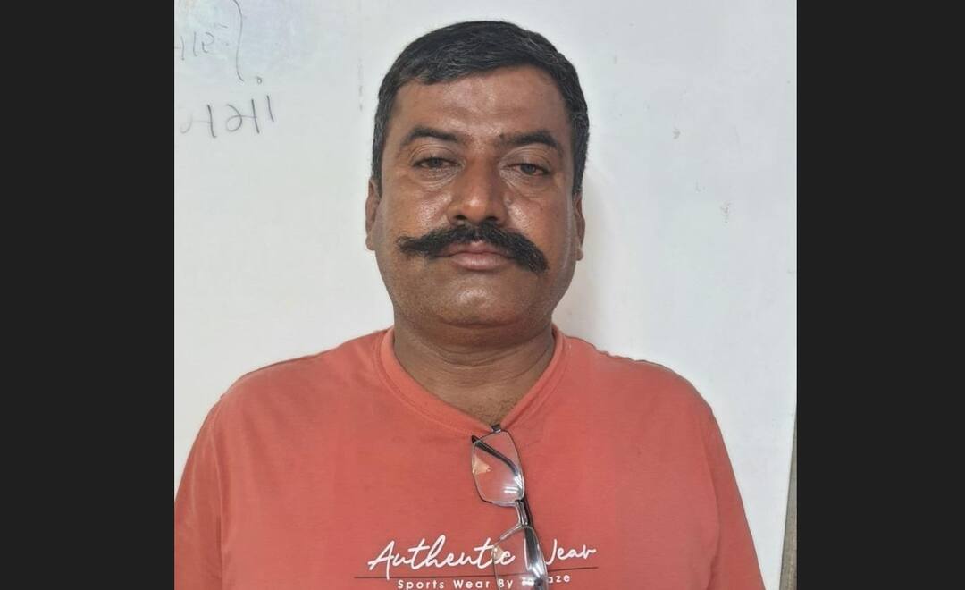 Gandhinagar: SRP Jawan drink wine during duty on karai police academy in gandhinagar, police constable arrested Gandhinagar: પોલીસ એકેડેમીમાં પોલીસ જવાનની ધમાલ, દારૂ પીને ગેટ પર IPSની ગાડી રોકી ને પછી.....