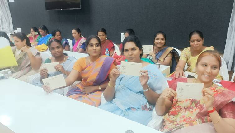 First Month Salary in Karur Corporation, Members in Mughalerchi TNN கரூர் மாநகராட்சியில் முதல் மாத சம்பளம்; முகமலர்ச்சியில் உறுப்பினர்கள்