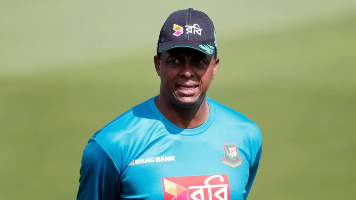 তবে তালিকার শীর্ষে রয়েছেন কর্টনি ওয়ালশ।