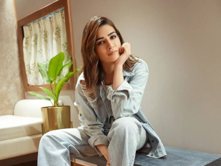 Kriti Sanon was replaced by starkids in films when spoke about nepotism Kriti Sanon को स्टारकिड ने फिल्म में किया था रिप्लेस, एक्ट्रेस का नेपोटिज्म पर छलका था दर्द