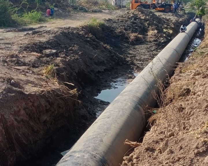 રાજકોટવાસીઓને 234.08 રૂપિયાના વિકાસકાર્યોની ભેટ મળશે. સૌરાષ્ટ્રનો પ્રથમ મલ્ટિલેવલ ફ્લાયઓવર બ્રિજનું લોકાર્પણ કરાશે. 129.53 કરોડના ખર્ચે, 1.15 km લાંબા કે.કે.વી. બ્રિજનું નિર્માણ કાર્ય પુરુ કરવામાં આવ્યુ છે. બ્રિજના લોકાર્પણથી કાલાવડ રોડ ટ્રાફિકની સમસ્યા હલ થશે, ન્યારી-1 ડેમથી રૈયાધાર ફિલ્ટર પ્લાન્ટ સુધી 11km લાંબી પાઈપલાઈન નંખાઈ છે.