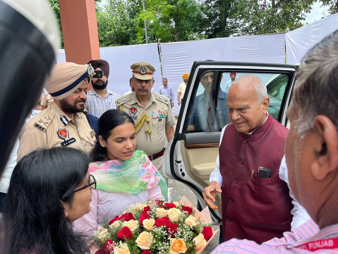 First time Punjab Governor praised the Bhagwant Mann government Governor: ਪਹਿਲੀ ਬਾਰ ਰਾਜਪਾਲ ਨੇ CM ਭਗਵੰਤ ਮਾਨ ਦੀ ਕੀਤੀ ਤਾਰੀਫ਼, ਪੜ੍ਹੋ ਕੀ ਕਹਿ ਗਏ ਬਨਵਾਰੀ ਲਾਲ ਪੁਰੋਹਿਤ